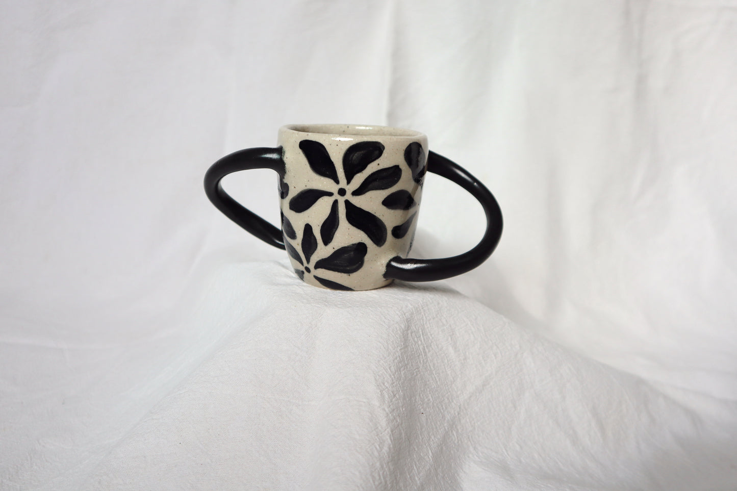 Taza Doble Asa Floral de Cerámica