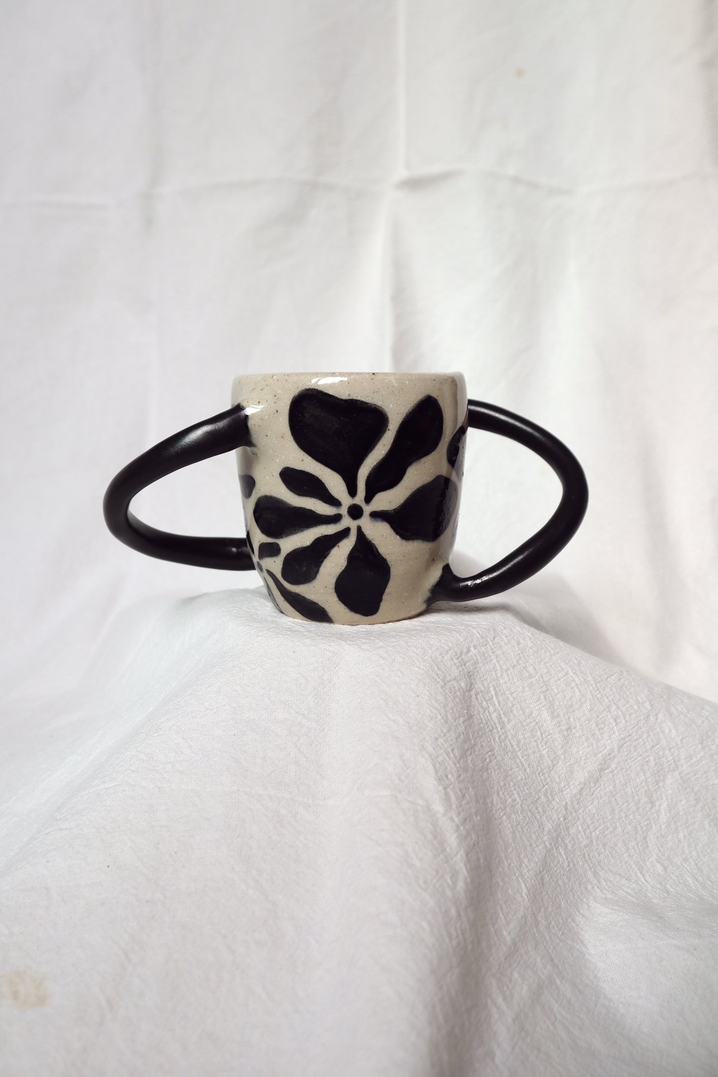 Taza Doble Asa Floral de Cerámica