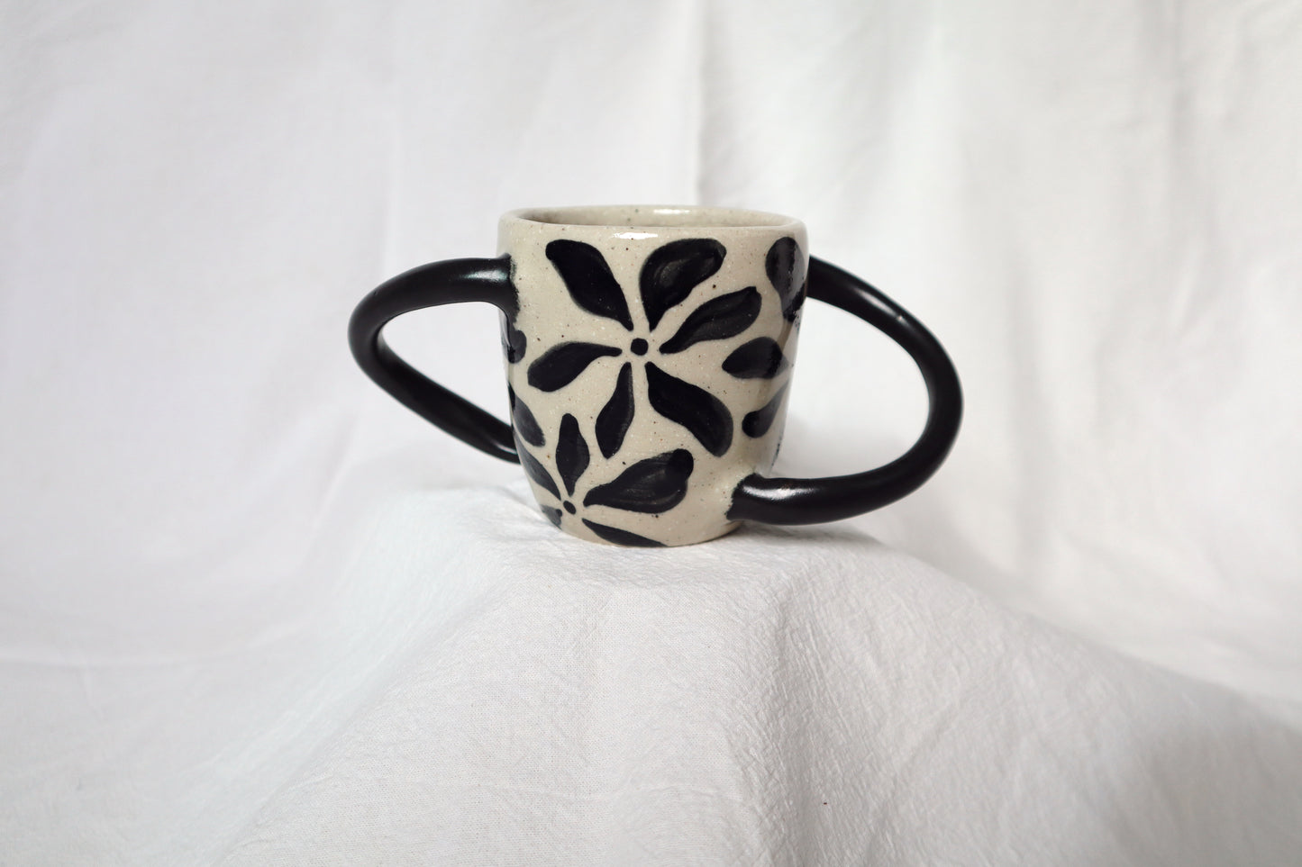 Taza Doble Asa Floral de Cerámica